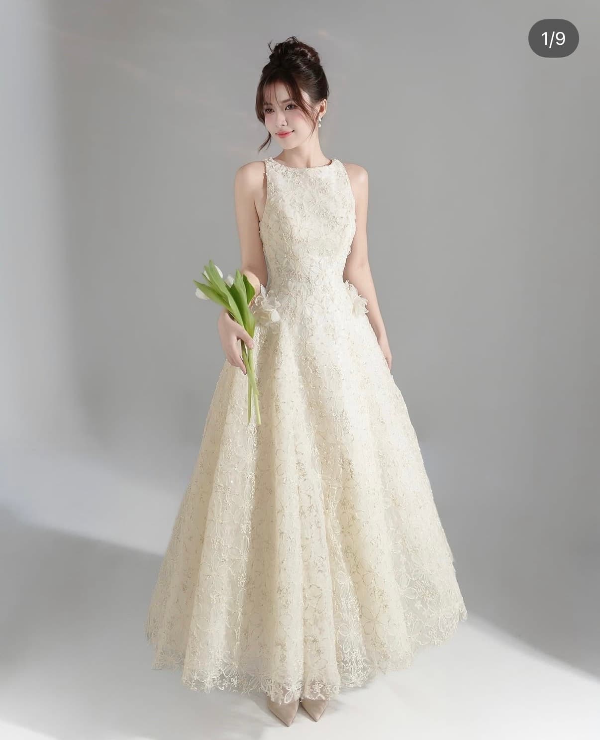 Aira gown